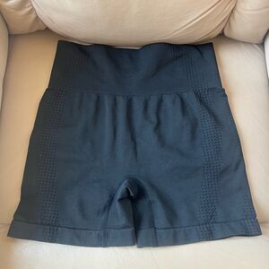 Medium Seamless Gym Shorts